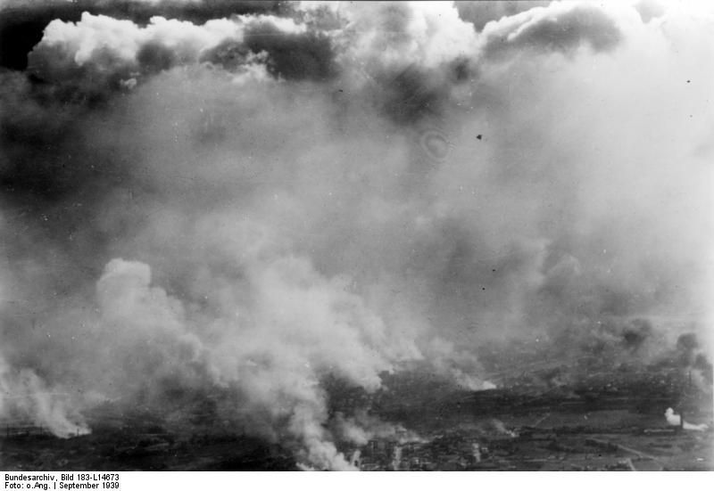 File:Bundesarchiv Bild 183-L14673, Warschau, Luftaufnahme von Bränden.jpg