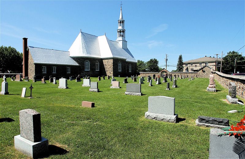 File:Cemetery St-Mathias-sur-Richelieu.jpg