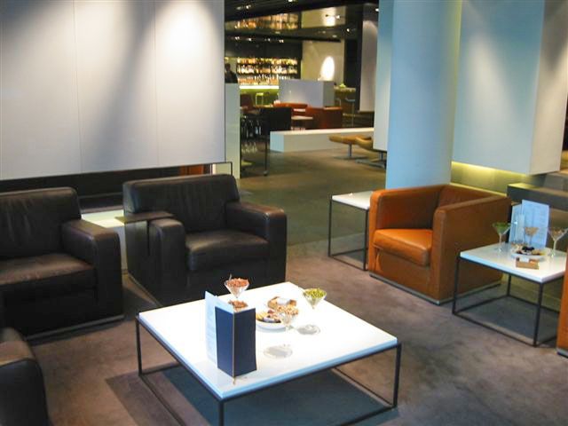 File:FRA LH Lounge First seating.jpg