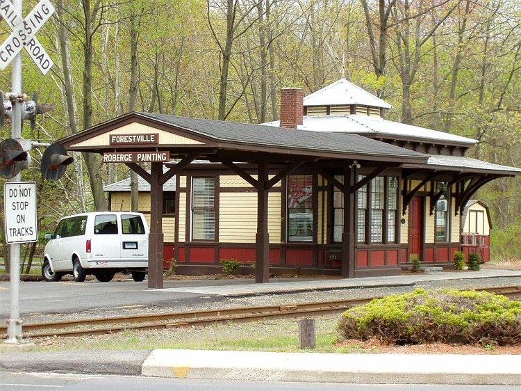 File:ForestvilleTrainStation.jpg