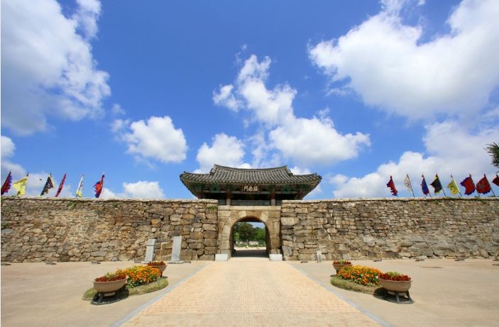 File:Haemieupseong Castle.jpg