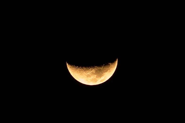 File:Half moon over Bandungan, Semarang Regency, 2014-09-30.jpg