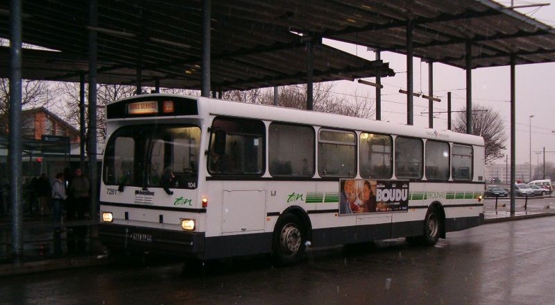 File:Heuliez O 305 n°651 - Omnibus Nantes.jpg