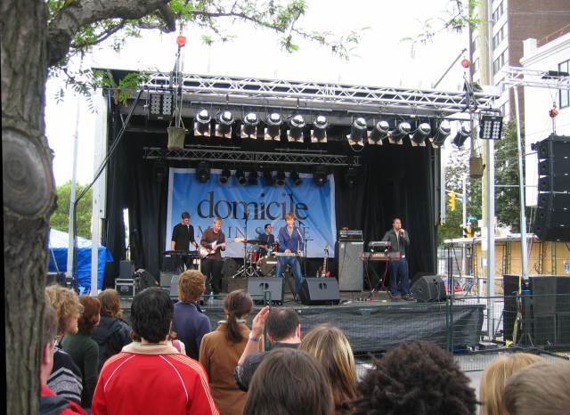 File:HilowtronsAtWestfest2006.png