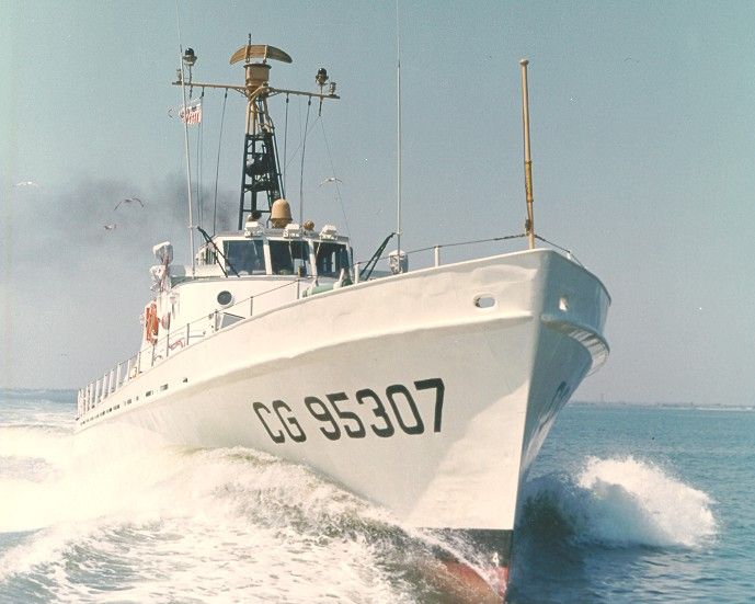 File:Cape Current WPB-95307 underway 1963.jpg