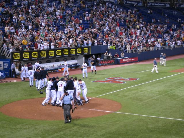 File:Justin Morneau-Metrodome-20060611.jpg