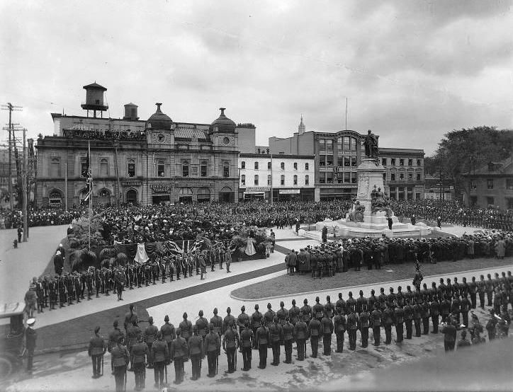 File:Monument au roi Edouard Square Phillips 1914.jpg