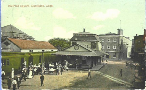 File:PostcardDanielsonSquare1918.jpg