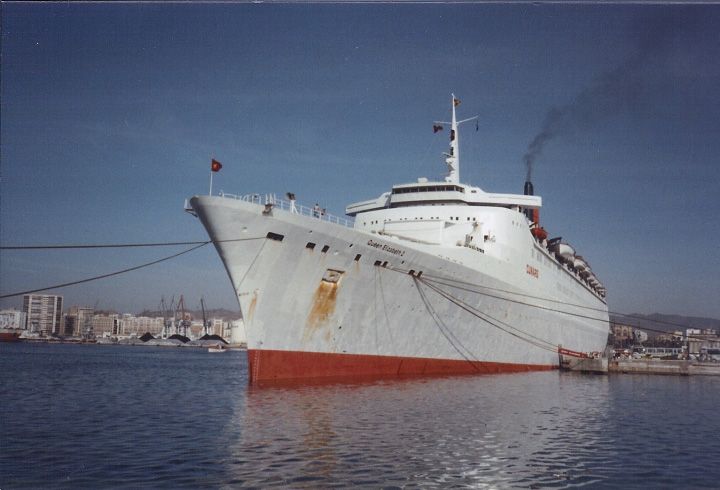 File:QE2colour jm.jpg