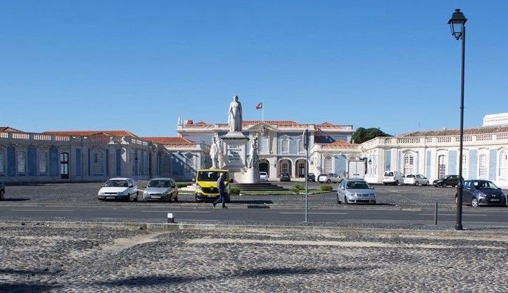 File:Queluz (36930369494) (2).jpg