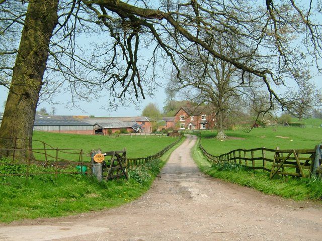 File:Tittenley Farm - geograph.org.uk - 5464.jpg