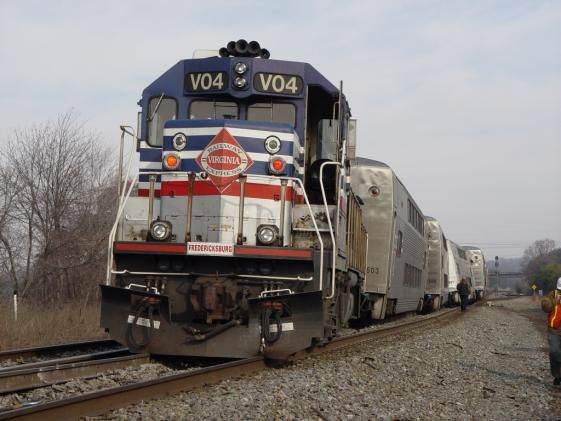 File:VRE derailment, 2006-01-05.jpg