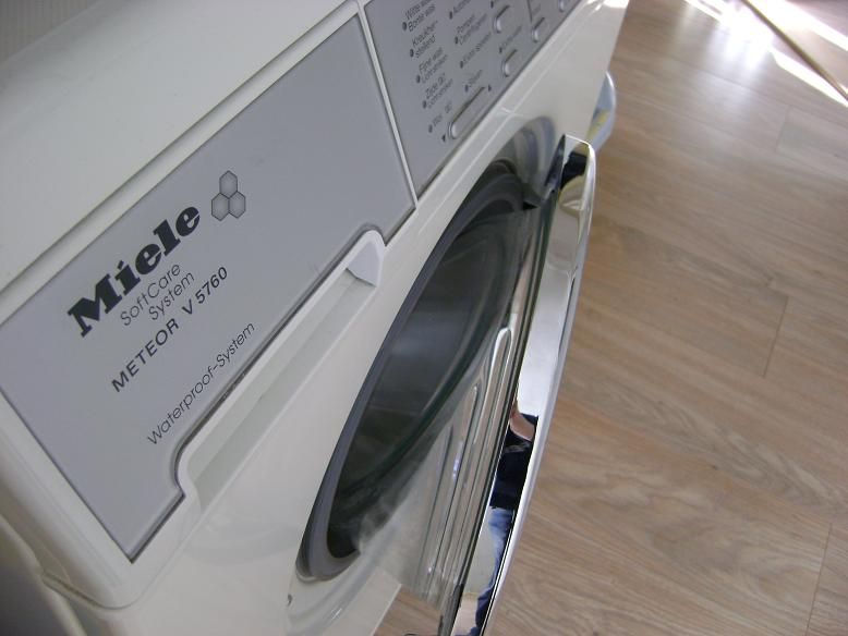 File:Wasmachine van Miele.jpg