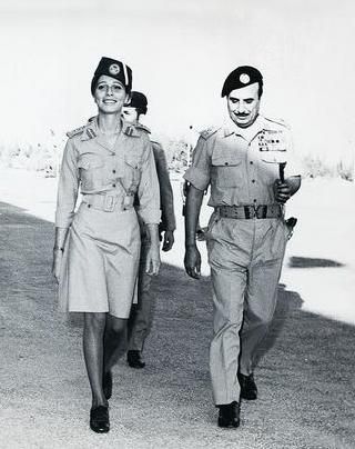 File:Habis Majali walking alongside Queen Alia.jpg