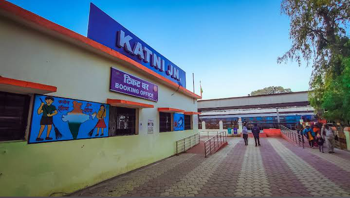 File:Katni junction railway station.png