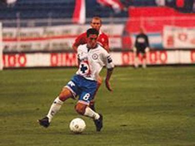 File:Mauro Camoranesi - Cruz Azul.jpg