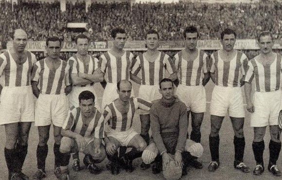 File:Olympiacos Cup 1947.jpg