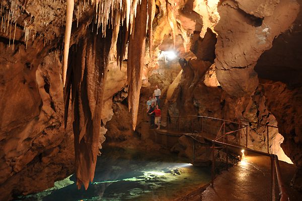 File:One-of-Jenolan's-Many-Show-Caves.jpg