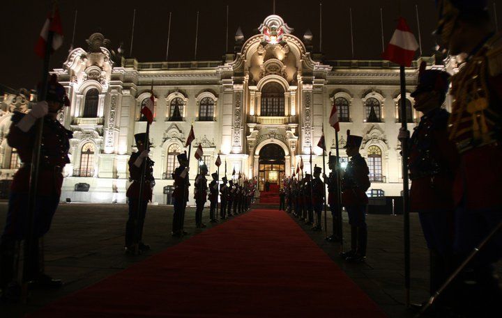 File:PALACIO DE GOBIERNO DEL PERÚ (4855232230).jpg