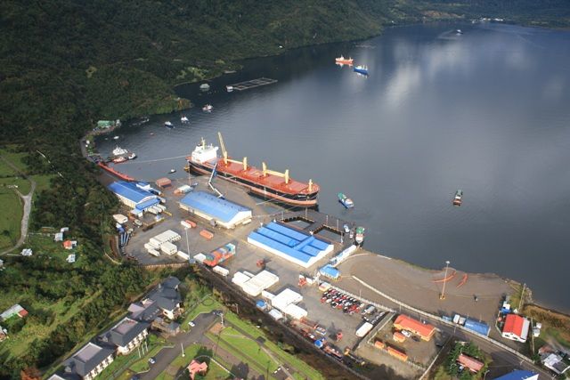 File:Puerto Chacabuco (UCO).jpg