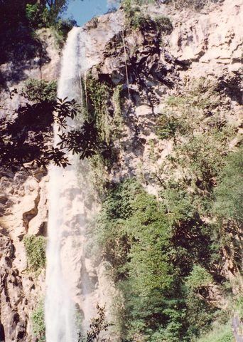 File:Rawson Falls - Boorganna Nature Reserve.jpg