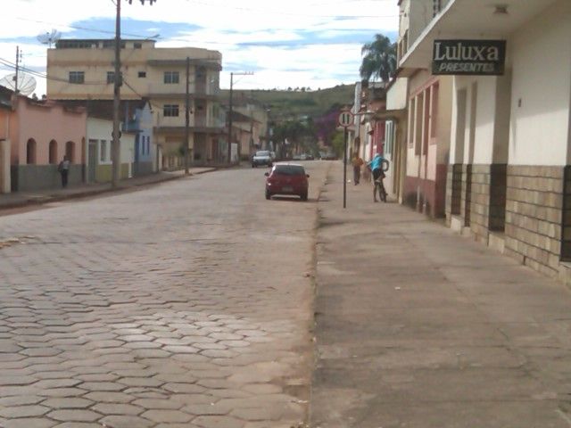 File:Rua São João del-Rei (Andrelândia).jpg