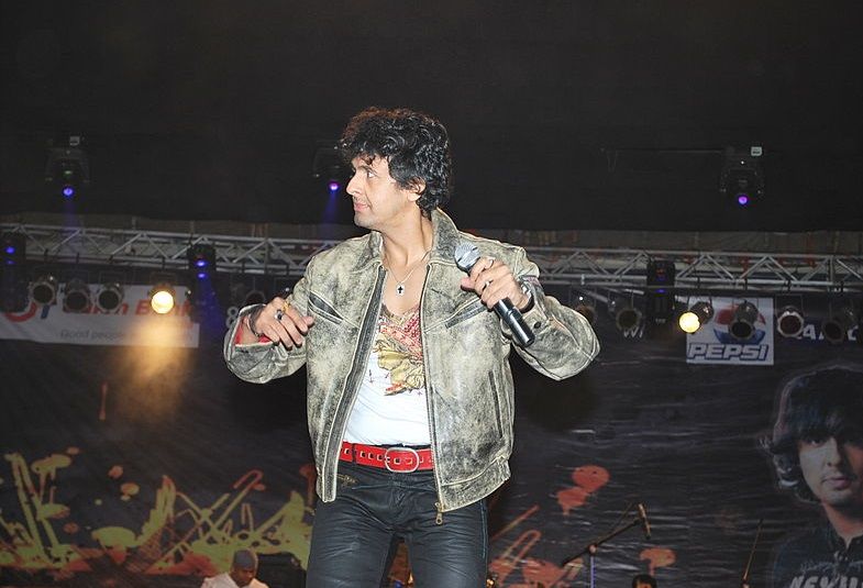 File:Sonu Nigam at Alcheringa .jpg