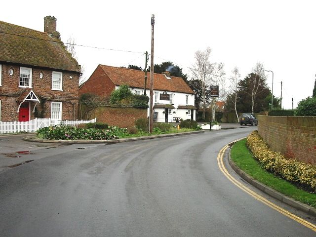 File:The Crispin Inn, Worth.jpg