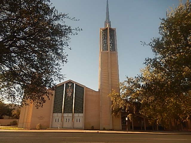 File:First Presbyterian Church, Midland, TX DSCN1189.JPG