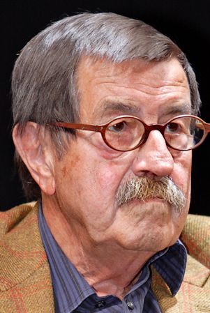 File:Günter Grass auf dem Blauen Sofa (cropped2).jpg