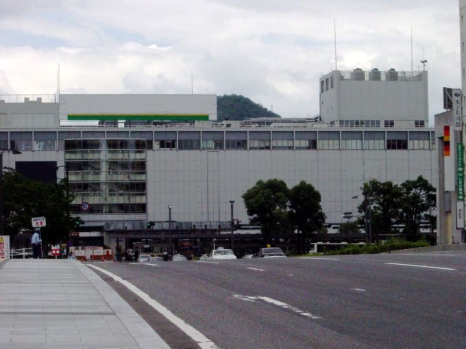 File:Hiroshima-zairai-station.jpg