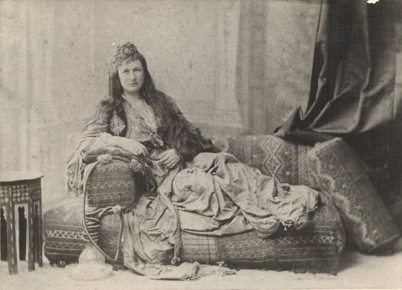 File:Tasma photographed in Turkish costume.jpg