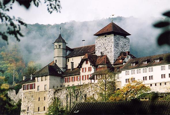 File:Aarburg Festung.jpg