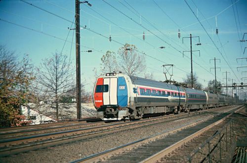 File:Amtrak Metroliner train, November 17, 1975.jpg