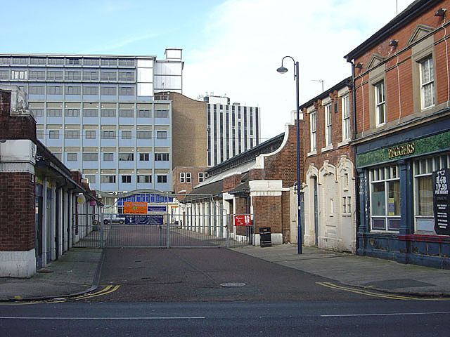 File:Avenue 'C' - geograph.org.uk - 674435.jpg