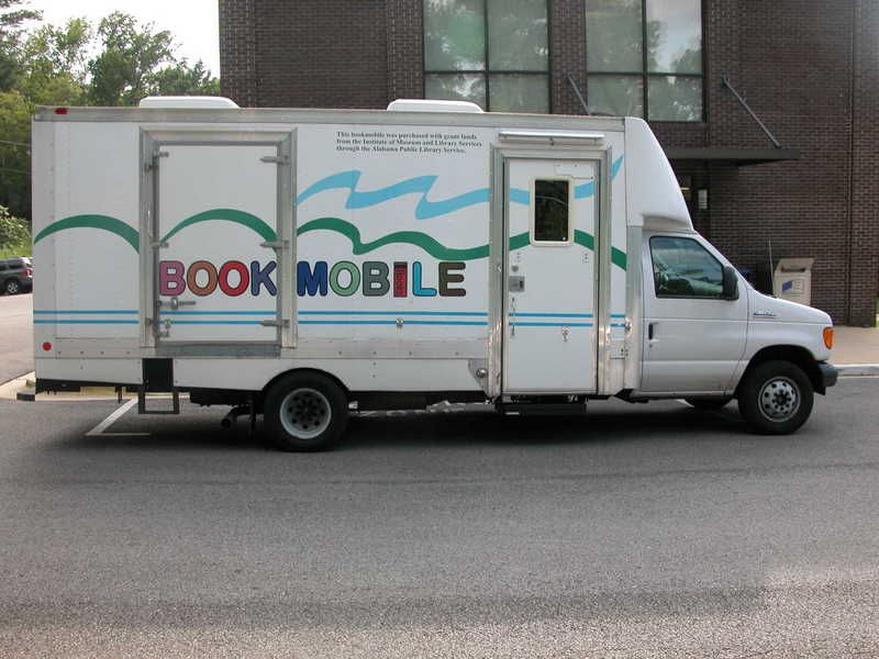 File:Bookmobile-Dora.jpg