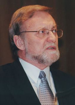 File:Gareth Evans 2000 (cropped).jpg