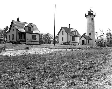 File:Tisbury Lighthouse 1891.jpg