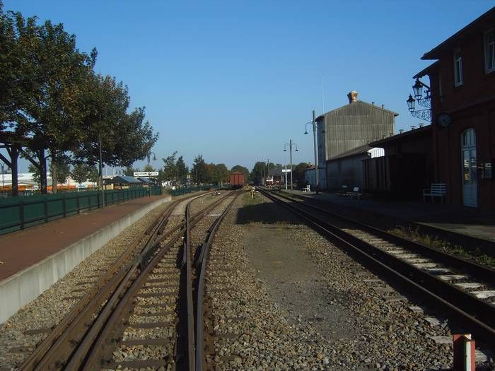 File:Bahnhof (Museumseisenbahn) Bruchhausen-Vilsen.jpg