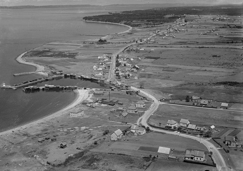 File:Belliveau's Cove, Nova Scotia.jpg