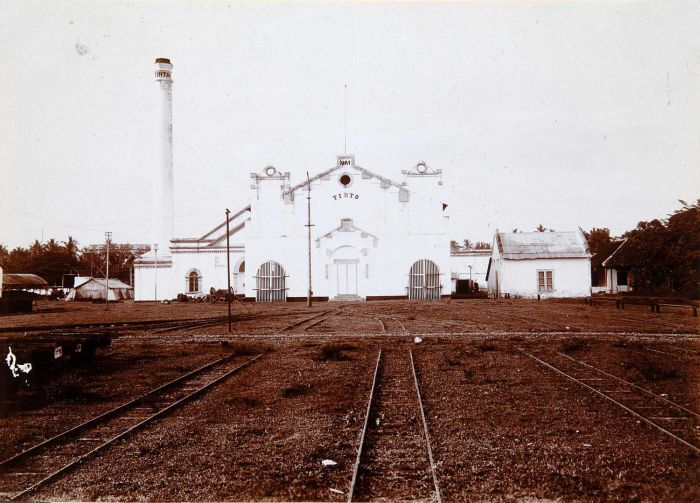 File:COLLECTIE TROPENMUSEUM Suikerfabriek Tirto TMnr 60054002.jpg