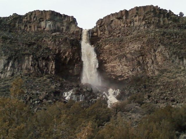 File:Carson Waterfall.jpg