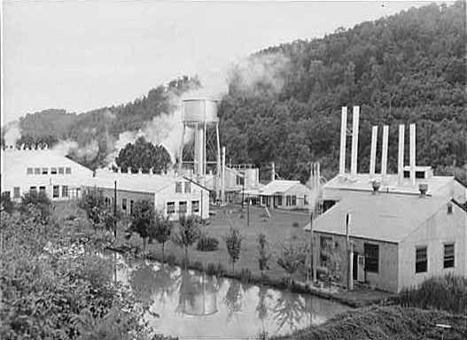 File:Chemical-plant-charleston-wv1.jpg