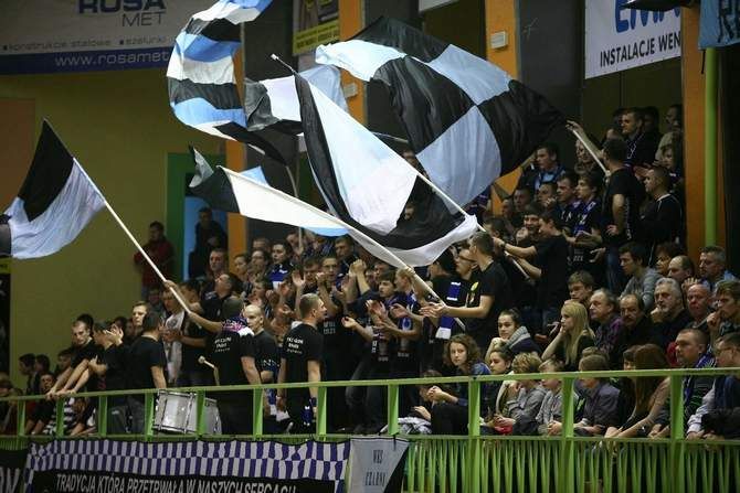 File:Czarni Radom fans 2012 (1).jpg