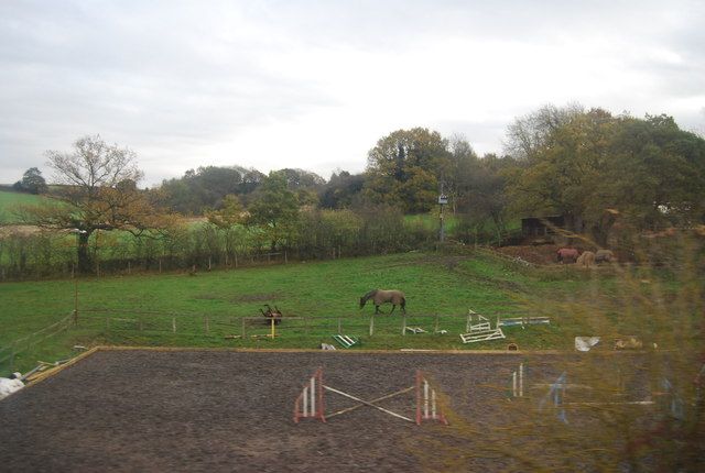 File:Equestrian paddock - geograph.org.uk - 4277090.jpg