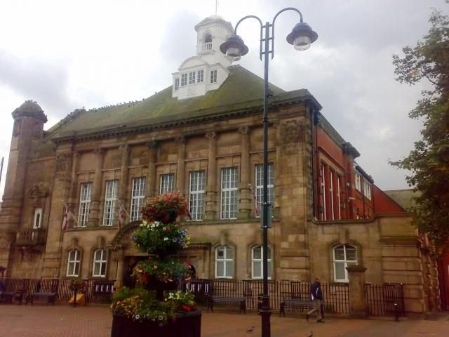 File:Leigh town Hall.jpg