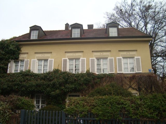 File:Maria-Josepha-Str. 5, München-Schwabing.JPG