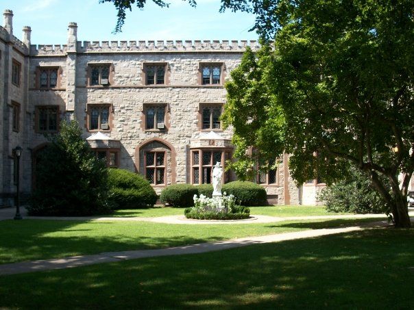 File:Queenscourt Fordham University.jpg