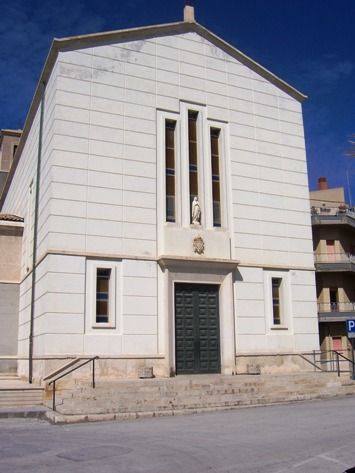 File:Chiesa scoglitti.jpg