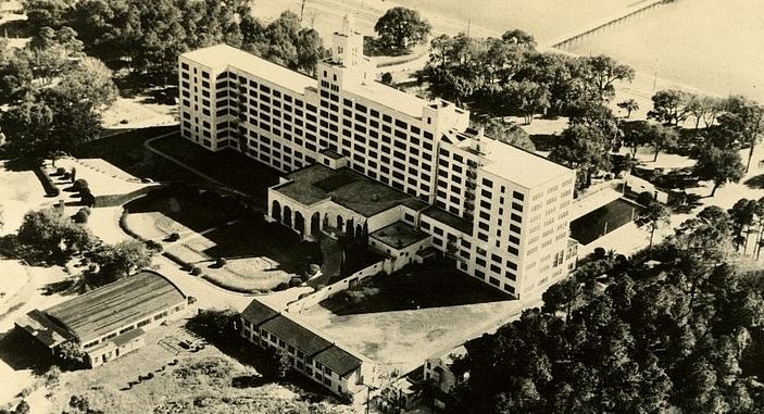 File:EdgewaterGulfHotelBiloxi.jpg